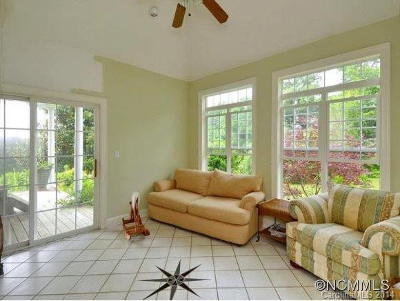 300 Snyder Lane - Photo 18