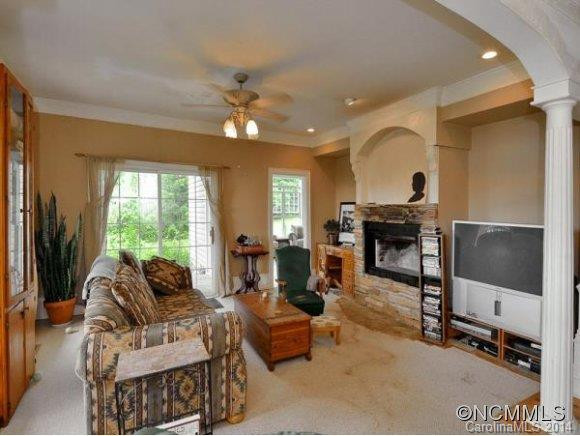 300 Snyder Lane - Photo 6