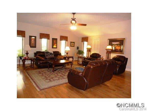 125 Mountain Laurel Lane - Photo 3