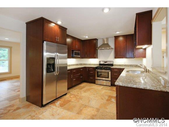 285 Foxcroft Drive - Photo 2