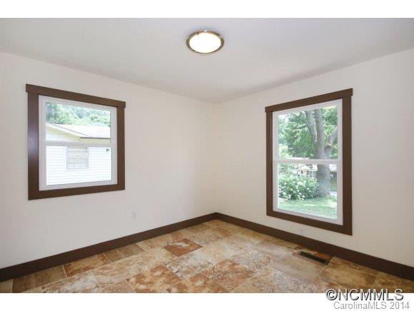 285 Foxcroft Drive - Photo 11