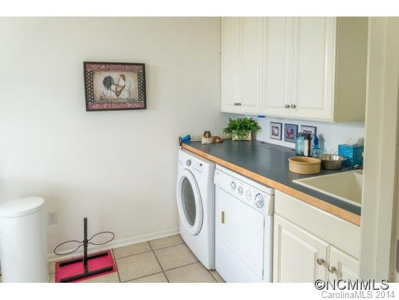 214 Crestview Drive - Photo 13