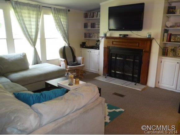 6120 Howard Gap Road - Photo 2
