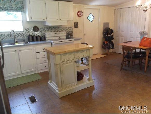 6120 Howard Gap Road - Photo 4