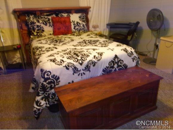 6120 Howard Gap Road - Photo 6