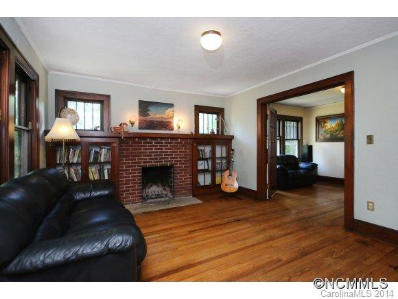 135 Hanover St - Photo 2