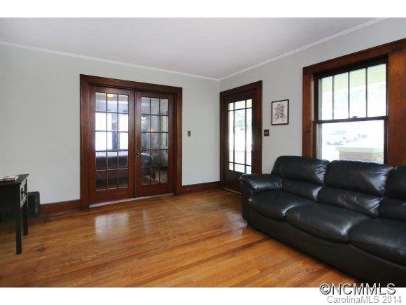 135 Hanover St - Photo 4