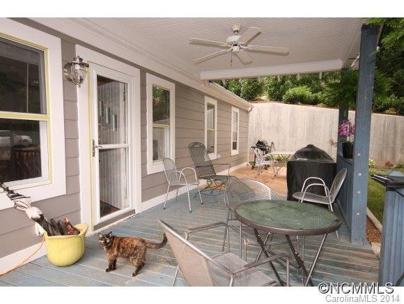 25 Woodlawn Ave - Photo 2