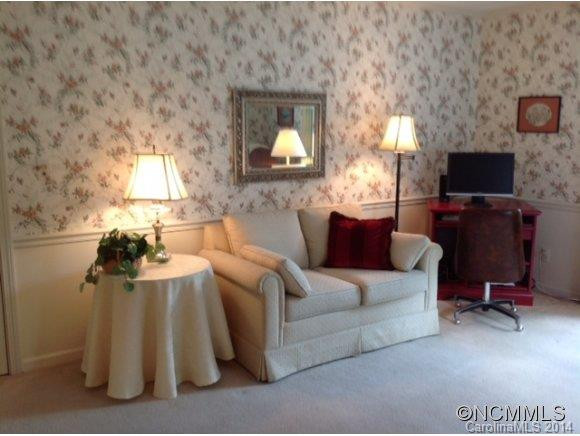 214 Hawthorn Drive - Photo 14