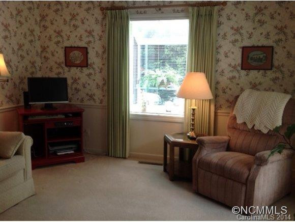 214 Hawthorn Drive - Photo 15