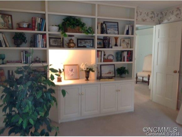 214 Hawthorn Drive - Photo 16