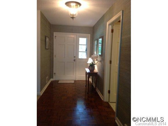 214 Hawthorn Drive - Photo 3