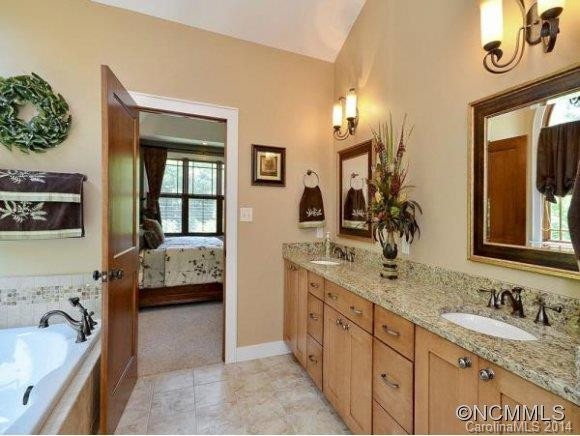 39 VILLAGE POINTE LANE - Photo 14