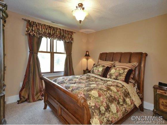 39 VILLAGE POINTE LANE - Photo 17