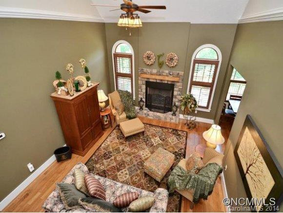 39 VILLAGE POINTE LANE - Photo 4