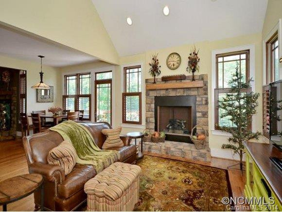 39 VILLAGE POINTE LANE - Photo 10