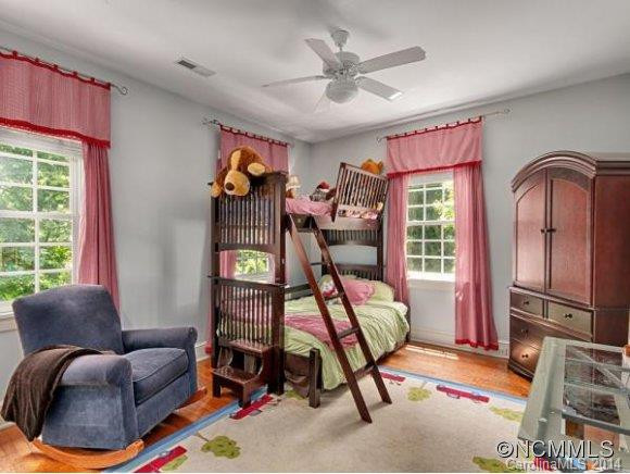 328 VANDERBILT ROAD - Photo 18