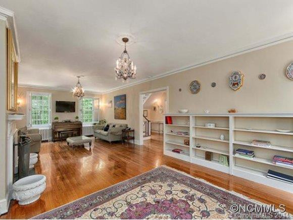 328 VANDERBILT ROAD - Photo 3