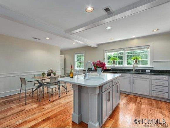 328 VANDERBILT ROAD - Photo 9