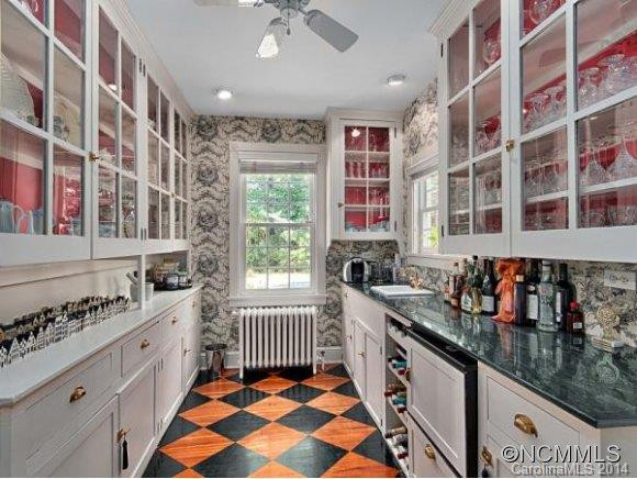 328 VANDERBILT ROAD - Photo 10