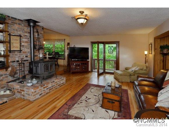 1095 Countryside Drive - Photo 3