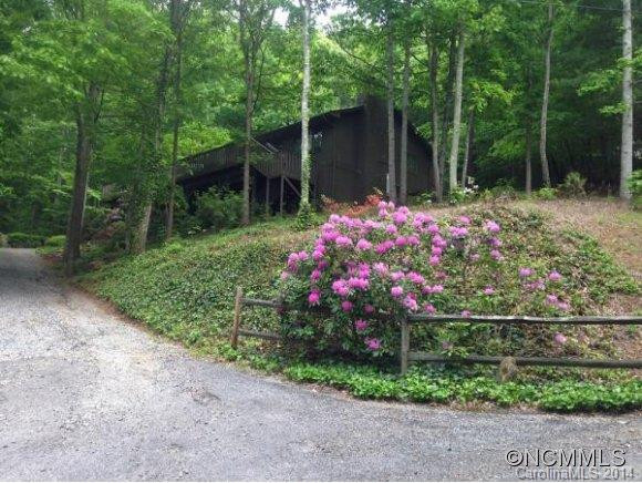 12 BEECH TREE LN