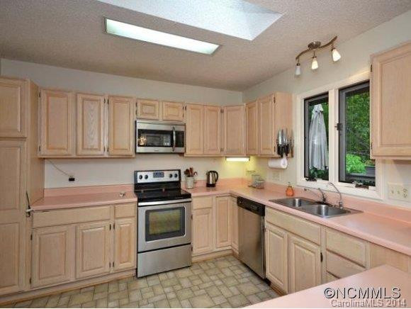 12 BEECH TREE LN - Photo 5