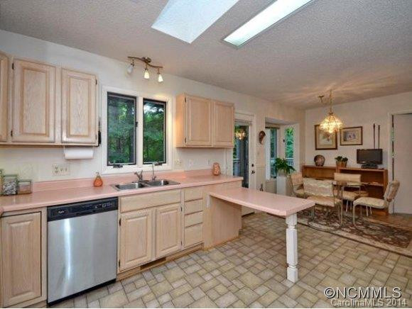 12 BEECH TREE LN - Photo 6
