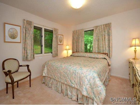 12 BEECH TREE LN - Photo 8