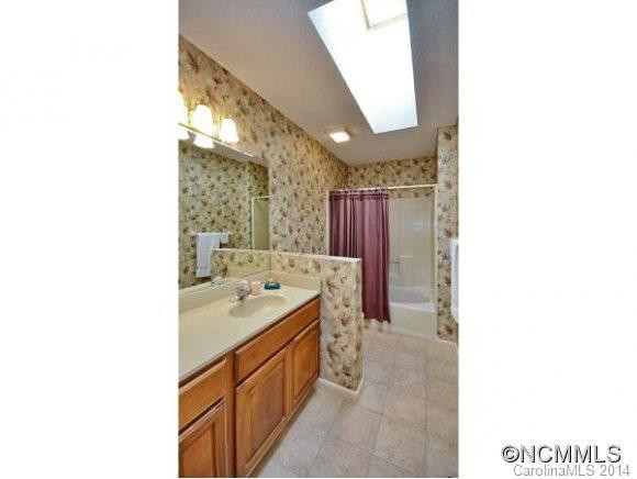 12 BEECH TREE LN - Photo 9