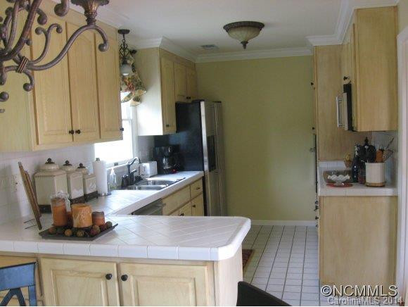 20 Lodge Lane - Photo 6