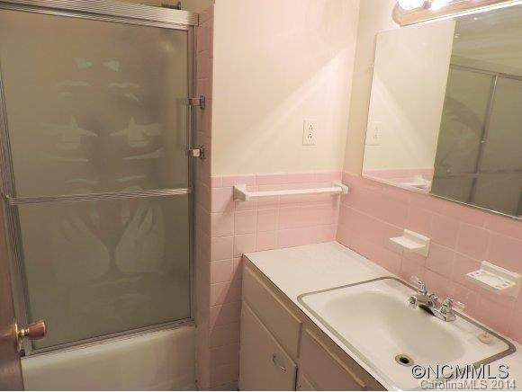 494 Camelot Drive - Photo 7