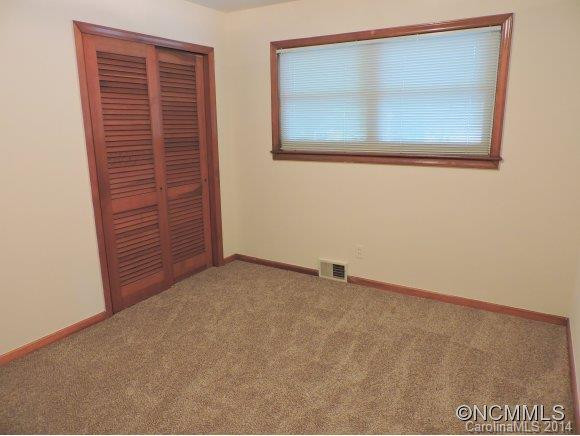 494 Camelot Drive - Photo 8