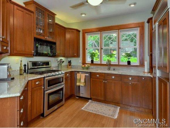 10 HOLMWOOD ROAD - Photo 13