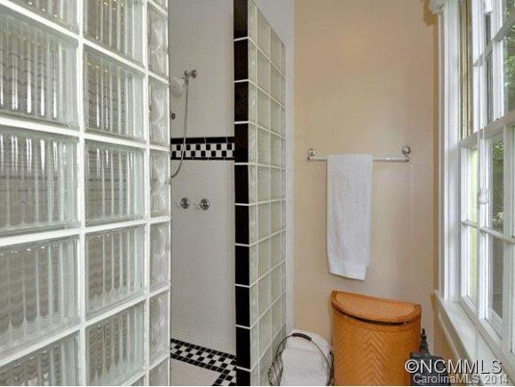 10 HOLMWOOD ROAD - Photo 19