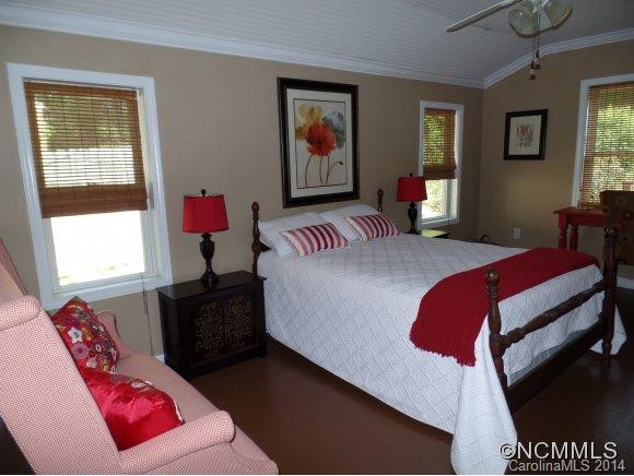 540 Island Ford Road - Photo 8