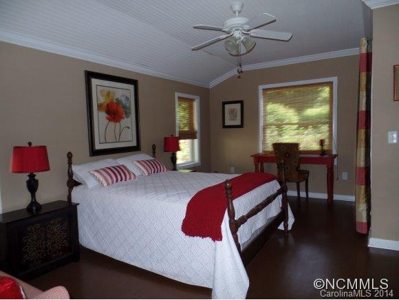 540 Island Ford Road - Photo 9