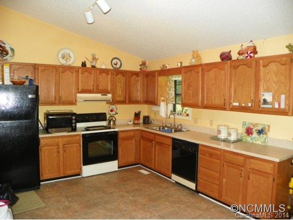 24 Pinerose Drive - Photo 2