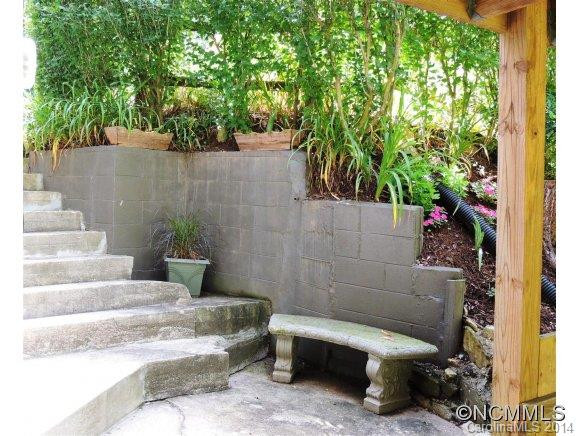 5221 Gerton Highway - Photo 4