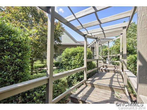 444 Delind Drive - Photo 20