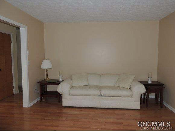 900 Greenwood Drive - Photo 4