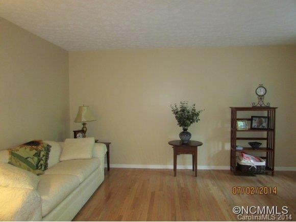 900 Greenwood Drive - Photo 5