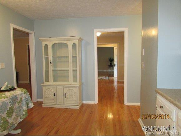 900 Greenwood Drive - Photo 8