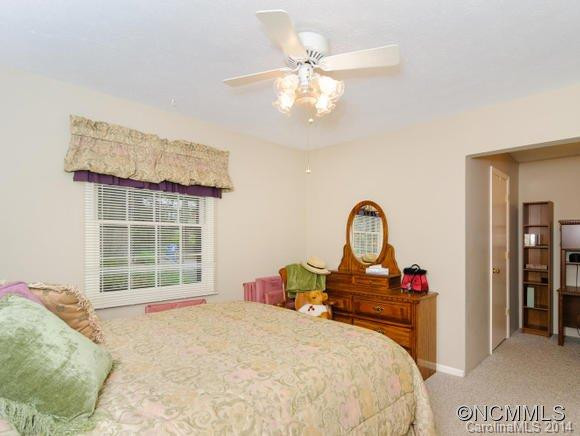 42 Evelake Drive - Photo 11