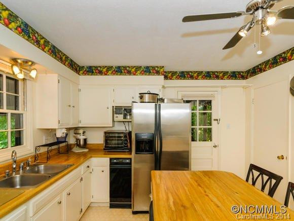 42 Evelake Drive - Photo 4