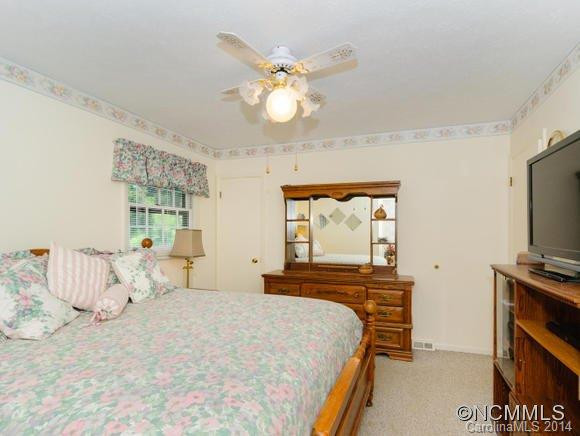 42 Evelake Drive - Photo 8