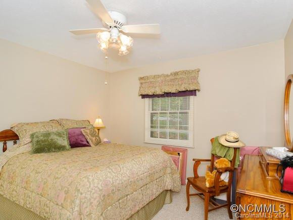 42 Evelake Drive - Photo 10
