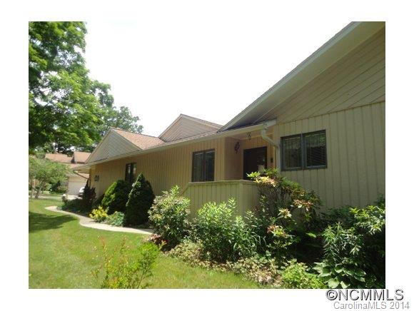 112 Deerlake Dr