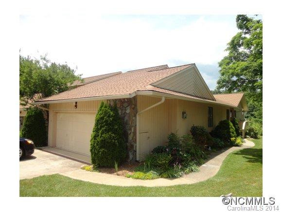 112 Deerlake Dr - Photo 2