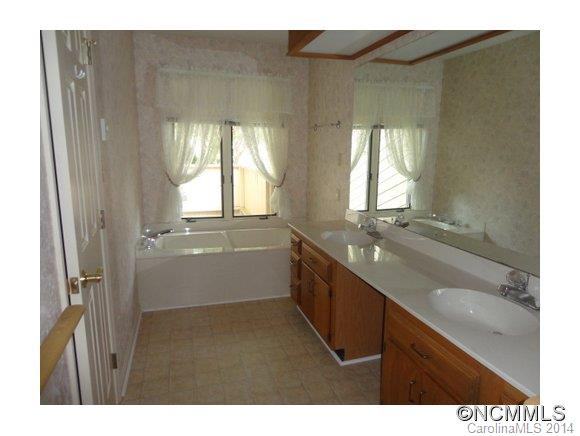 112 Deerlake Dr - Photo 19